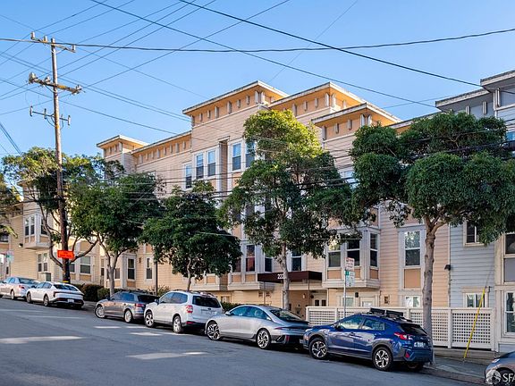2nd image of 2225 23rd St Unit 309
