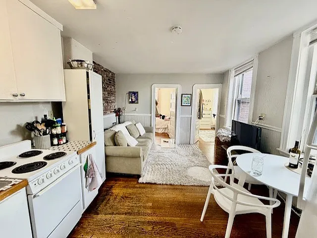 3 bed, 9999 sqft, $5,050 — Photo 3