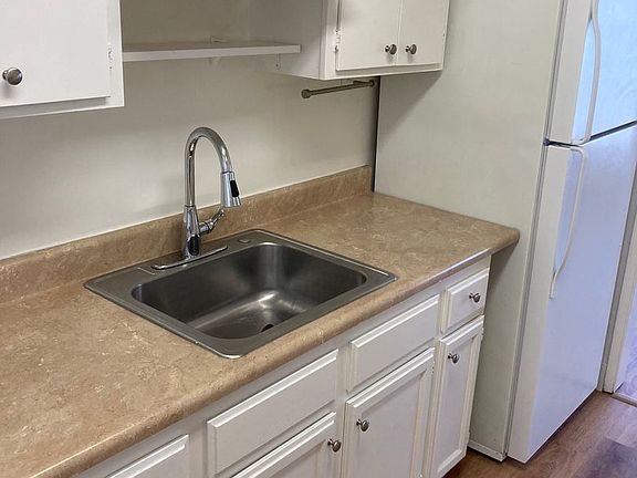 2nd image of 5445 Sepulveda Blvd #10-01