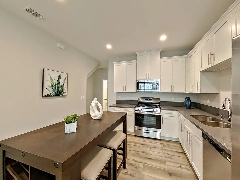The Views Apartment Homes