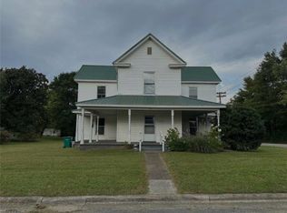 302 Dahl St #B, Madison, NC 27025