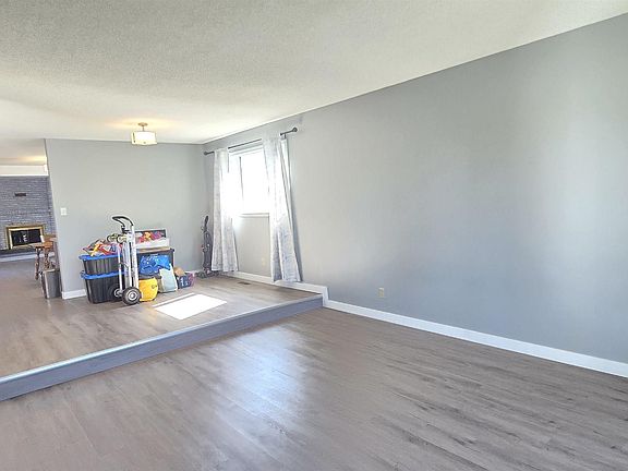 4th image of 5721 48th St