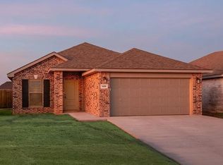 613 E 16th St, Wolfforth, TX 79382