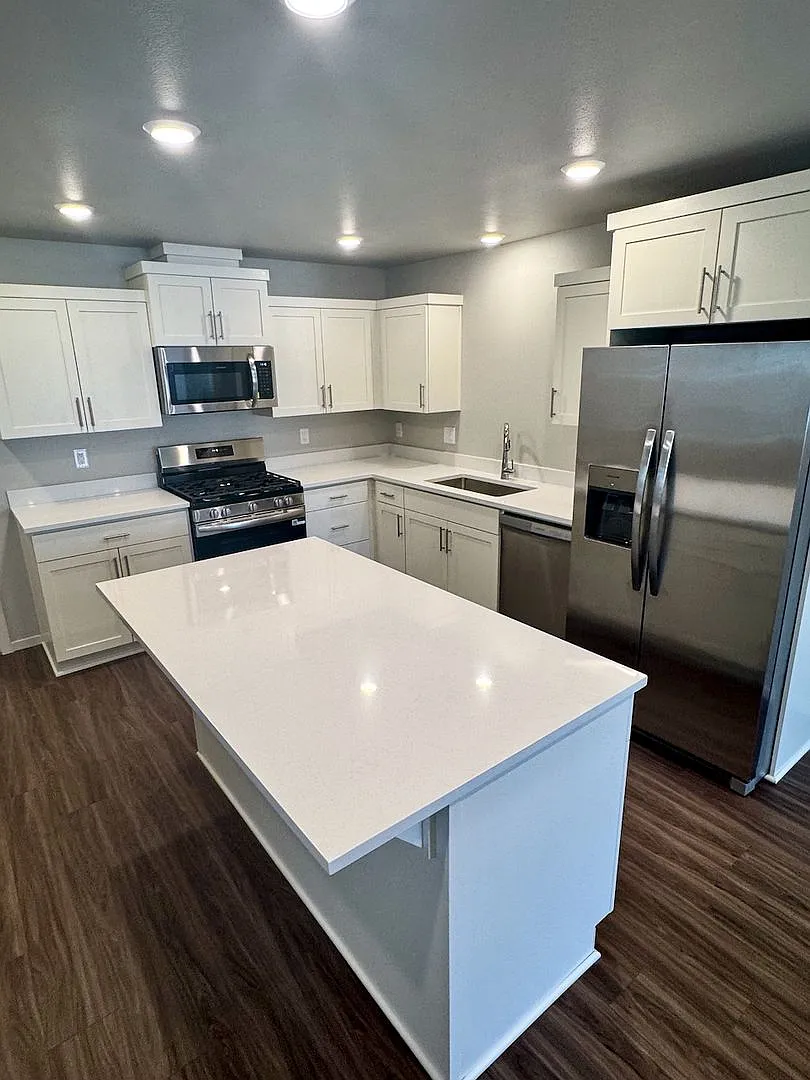 Brand-New 3-Bedroom End-Unit Townhome in Woodburn — Photo 3