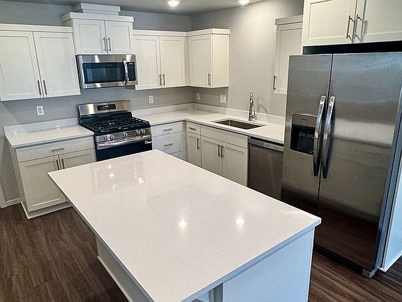 3rd image of 2388 Sawtelle Dr