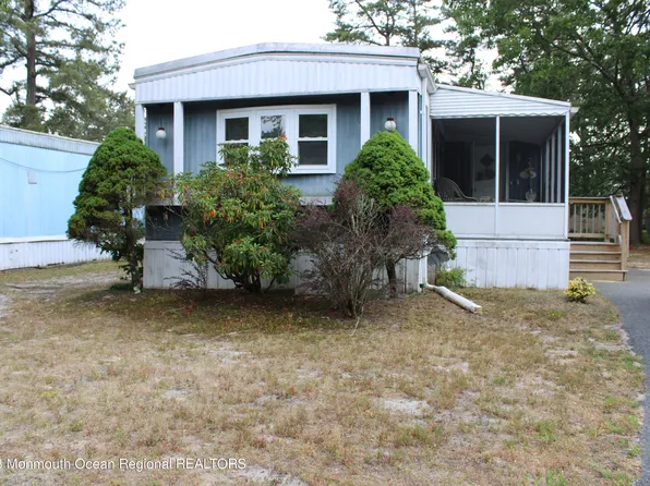 10 Panda Lane, Whiting, NJ 08759