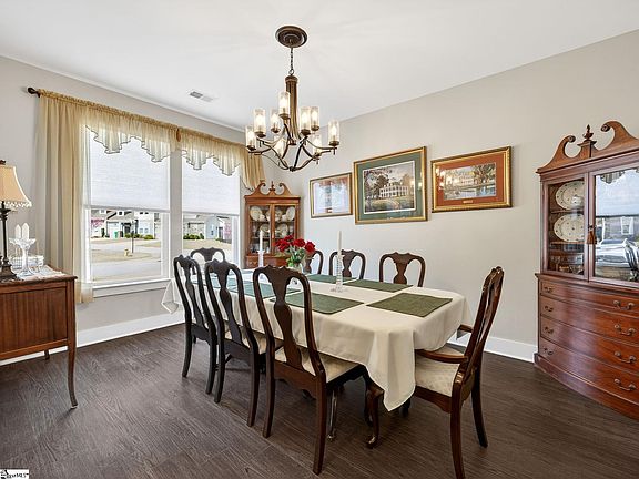 5th image of 38 Creekhaven Ln