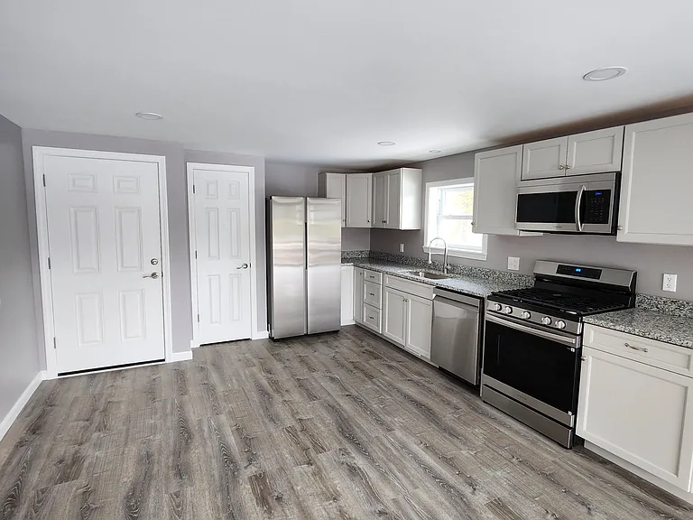 45 Northway St — Photo 2
