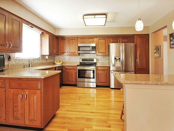 4th image of 4508 Lindenwood Ln