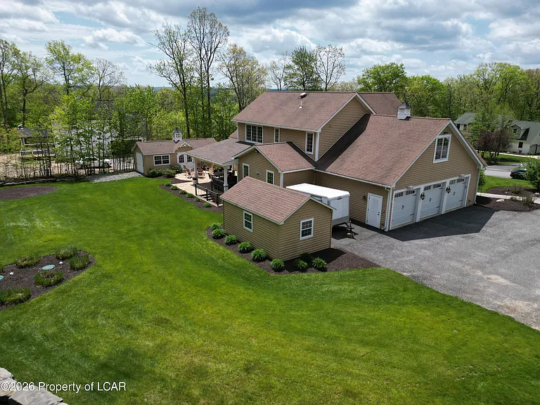 228 Windsor Way — Photo 38