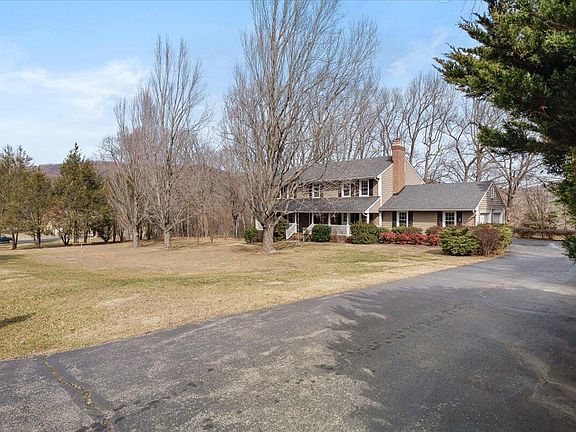 3rd image of 6519 Poages Mill Dr