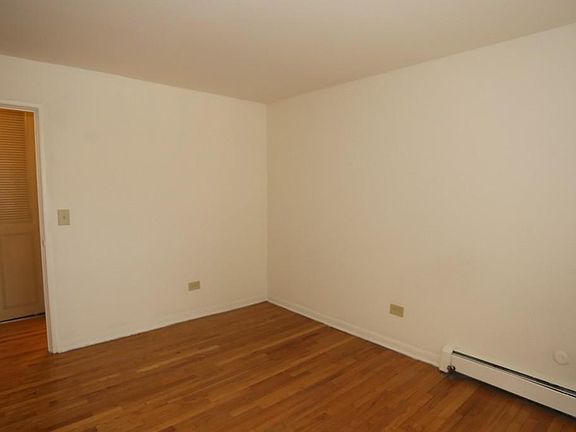 4th image of 521 W Briar Pl #For14_414