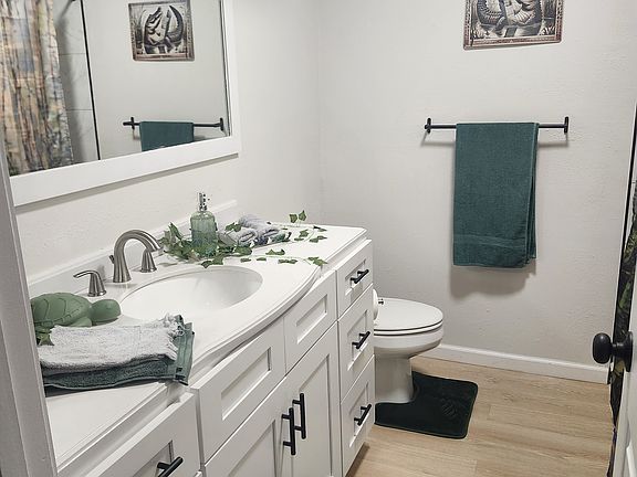3rd image of 215 Beach Ln #A