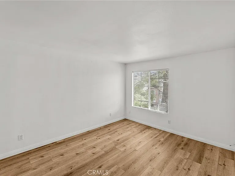 5500 Owensmouth Ave #317 — Photo 14