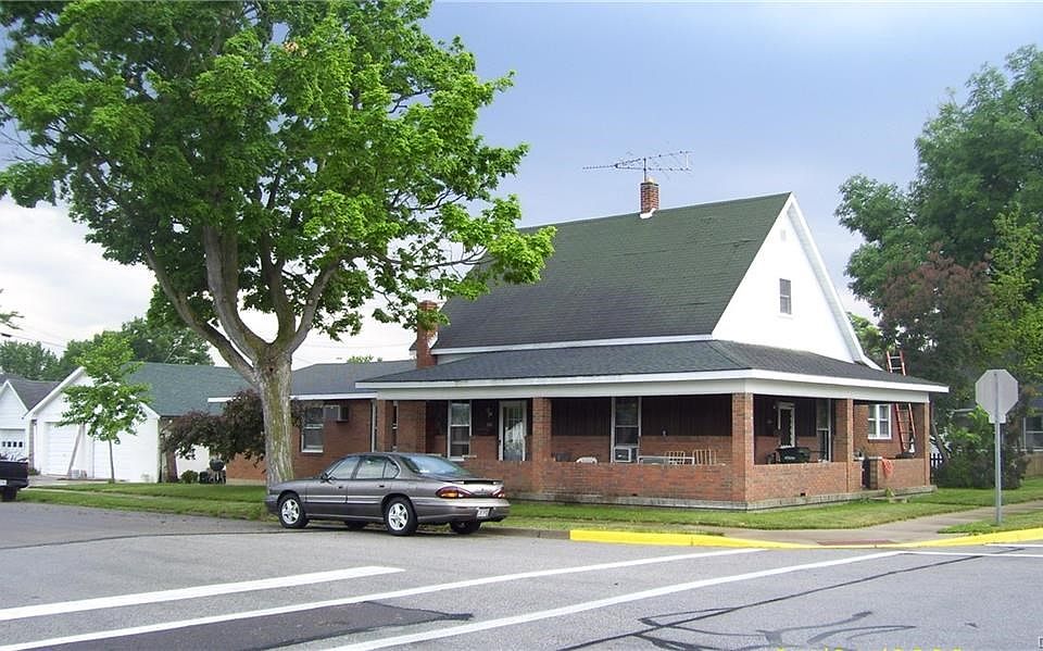 1st image of 204 S Pearl St