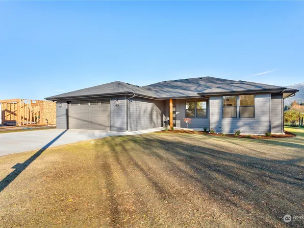 608 E 4th Street, Nooksack, WA 98276