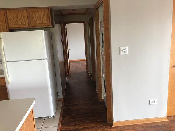 4th image of 9432 S Kolmar Ave APT 3W