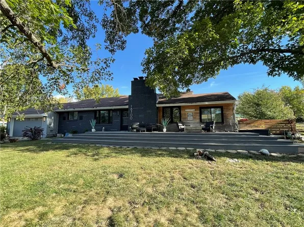 18700 Midland Dr, Shawnee, KS 66218