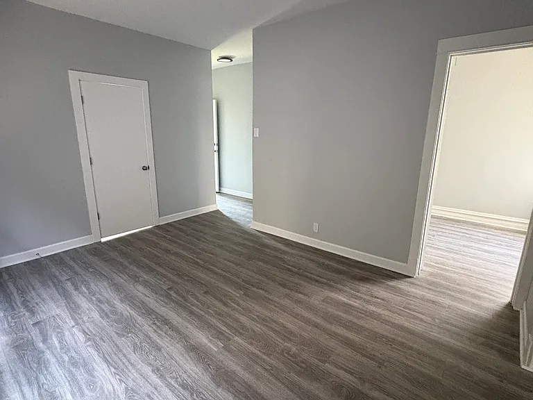 8211 S Escanaba Ave #1 — Photo 9