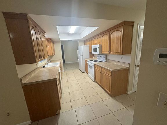 2nd image of 110 Doveside Ln