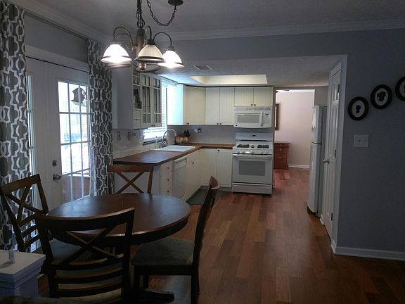 kitchen and breakfast 1