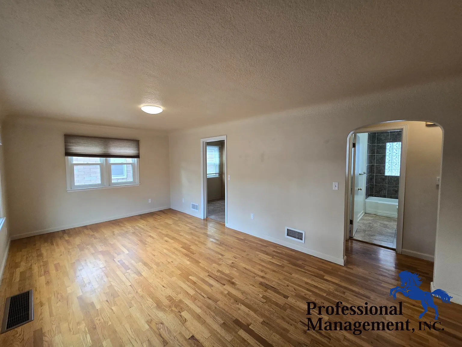 2 bed, 936 sqft, $1,095 — Photo 2