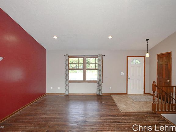 4th image of 16450 Myers Lake Ave