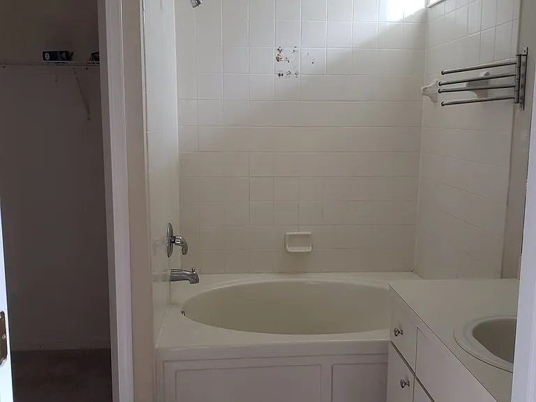 5853 Wrenwater Dr — Photo 6