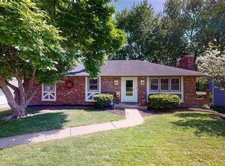 16303 S Queen Ridge Dr, Independence, MO 64050