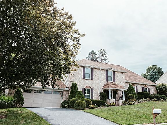 2nd image of 479 Woodcrest Dr