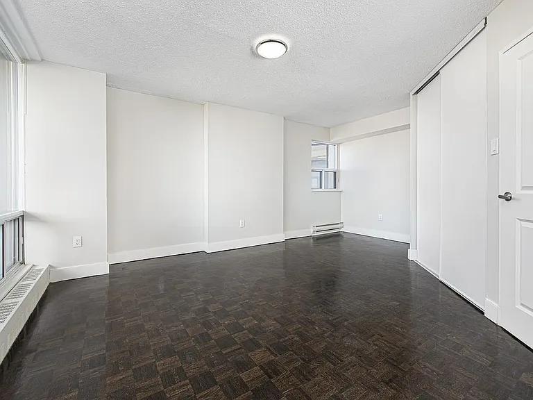 5600 Sheppard Ave E — Photo 5