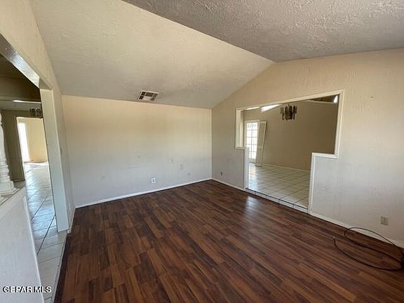 3rd image of 10428 Springwood Dr