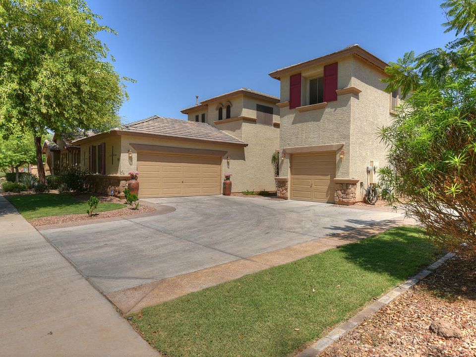 1st image of 14542 W Poinsettia Dr