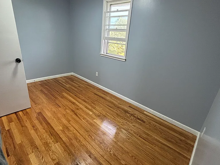631 Hollywell Ave — Photo 3