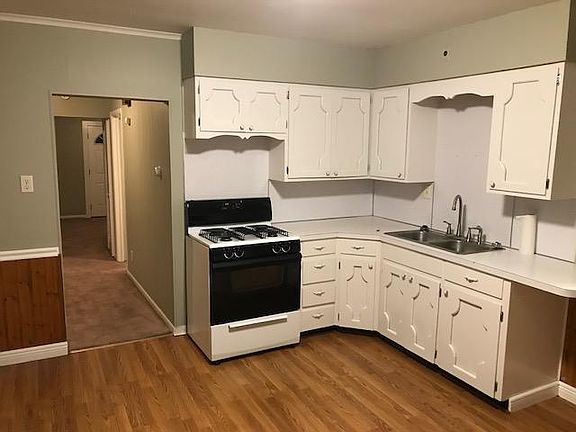 2nd image of 232 N Main St