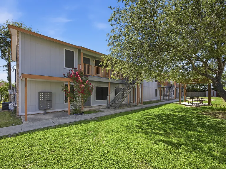 430 Kendalia Ave #0 — Photo 2