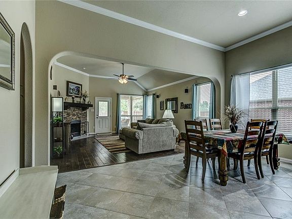 5th image of 214 Saratoga Dr