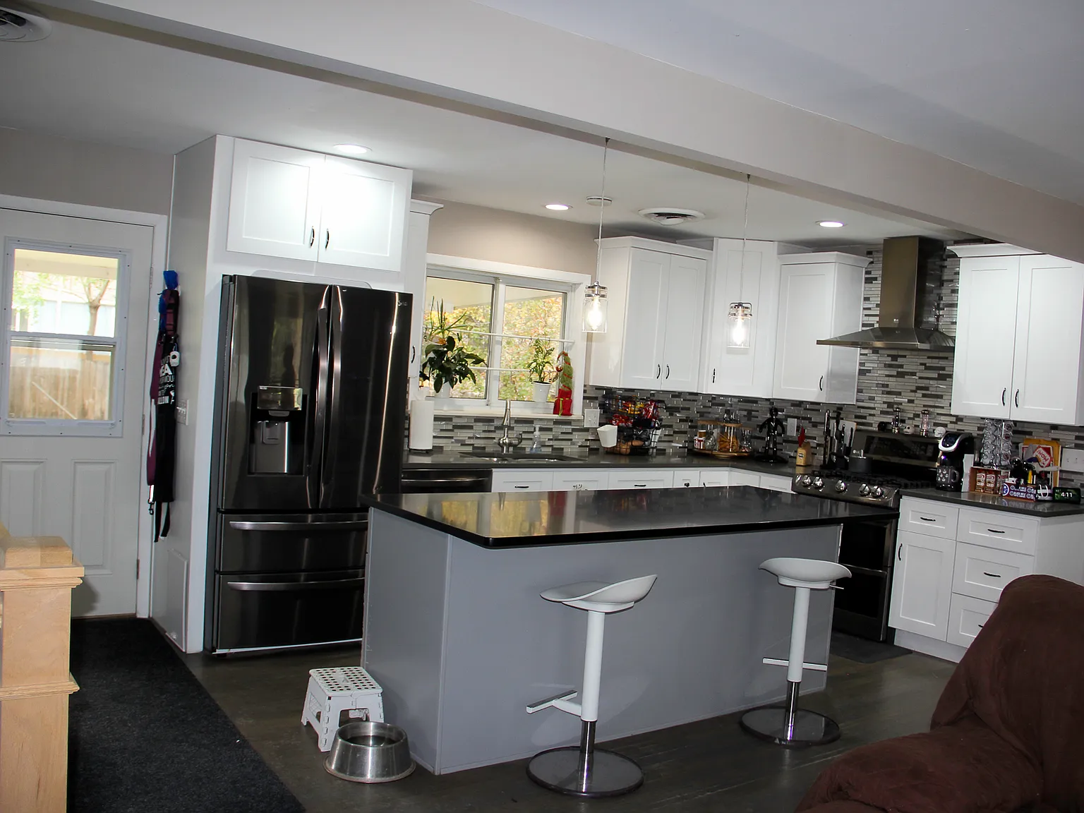 1495 S Grape St — Photo 4