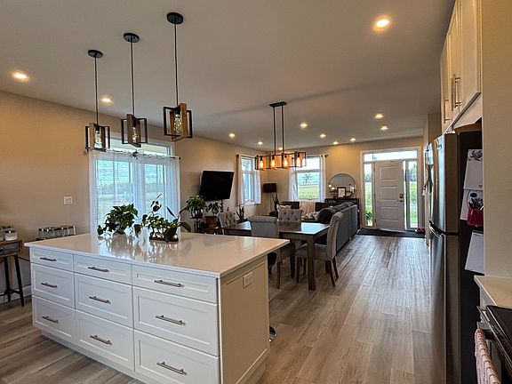 2nd image of 1776 Calypso St