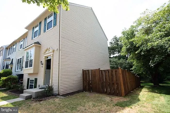 7308 Charlesborough Ct — Photo 26