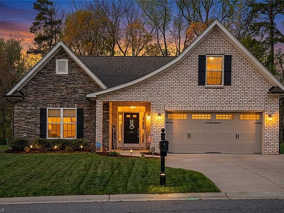 5th image of 411 Freemont Dr