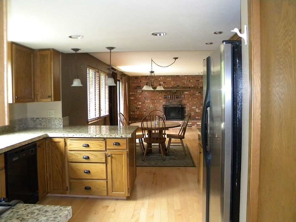 2nd image of 9506 29th Street Ct E