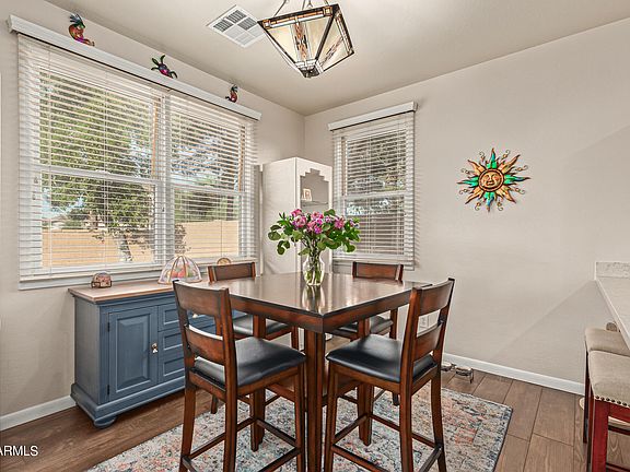 2nd image of 2146 E SUNLAND Avenue