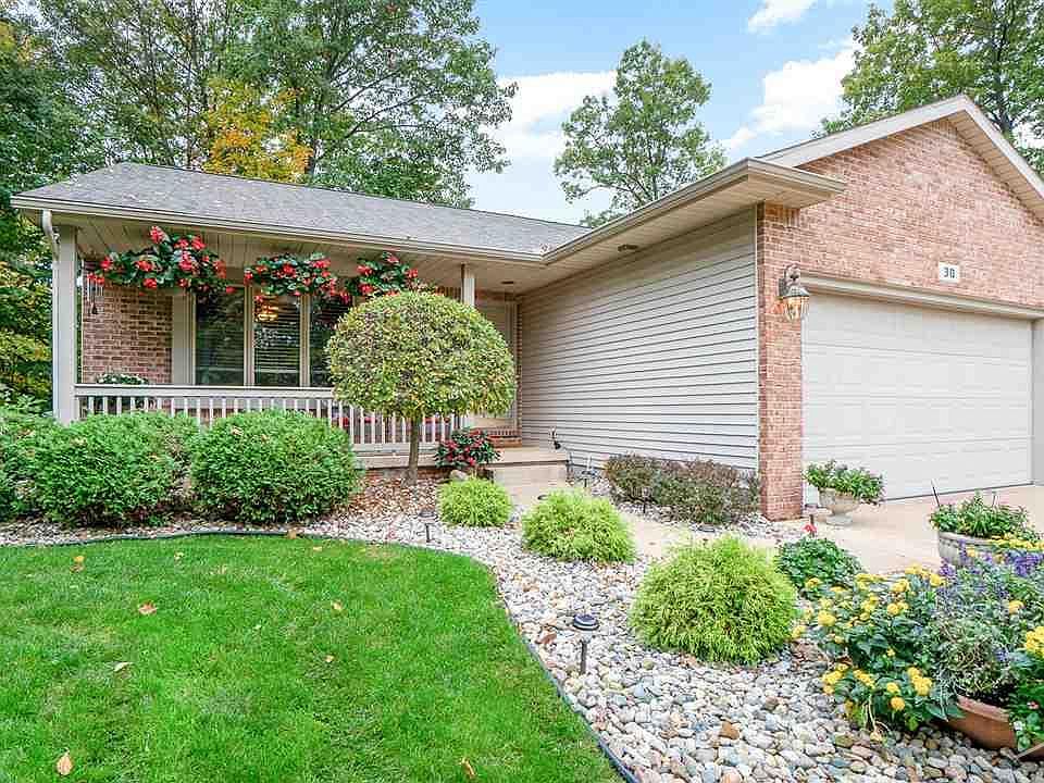 1st image of 30 Barrington Cir