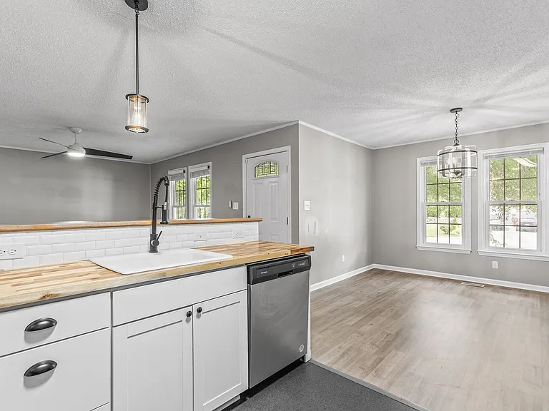 103 Balsam Rd — Photo 12