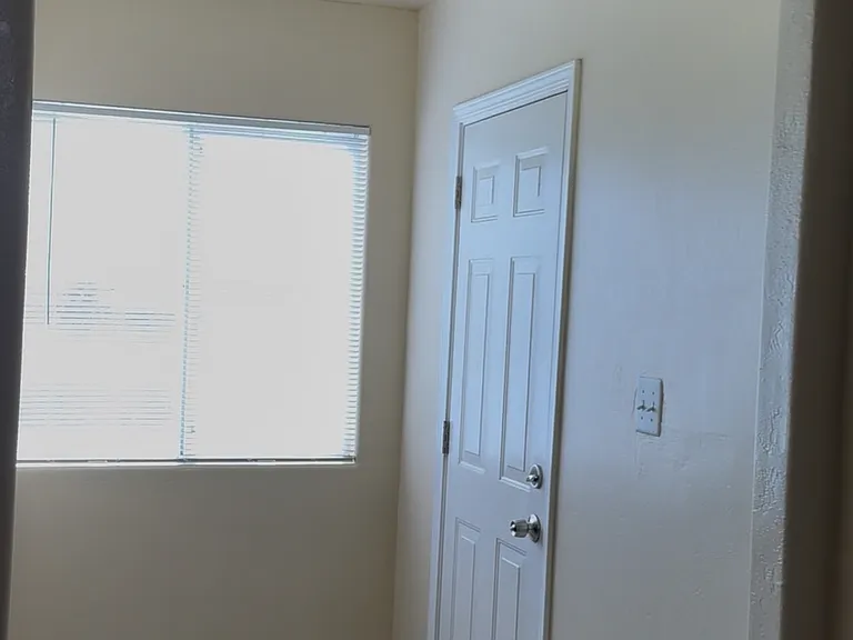 1024 Doyle St — Photo 18