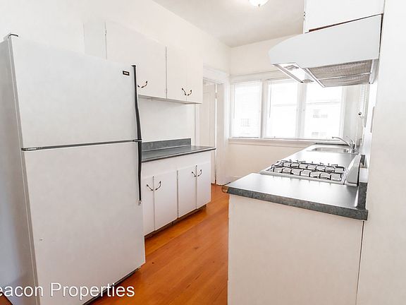 4th image of 328 Lenox Ave #4