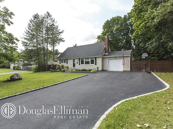 4th image of 320 Tyler Ave