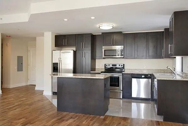 29 1st St #807 — Photo 3
