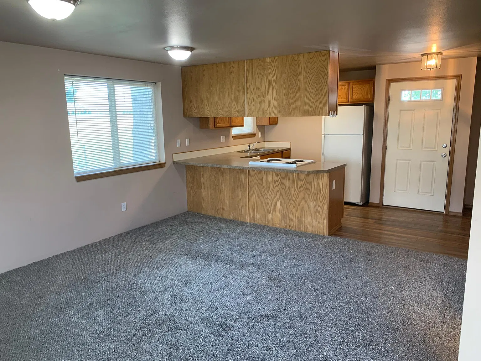 2 bed, 2.5 bath, 1050 sqft, $1,350 — Photo 3